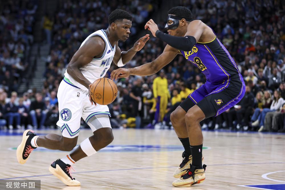 示着NBA